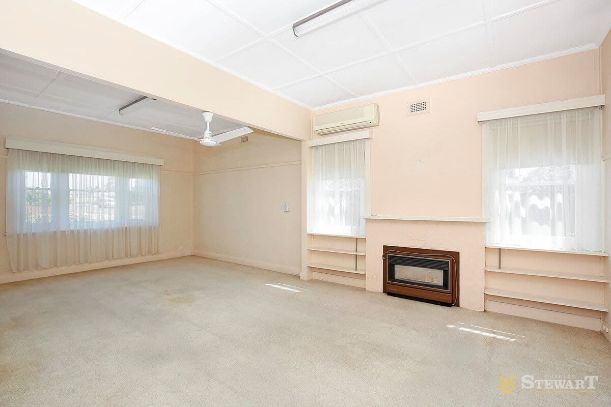 65 Moore Street, Colac, VIC, Colac - Thumbnail 2