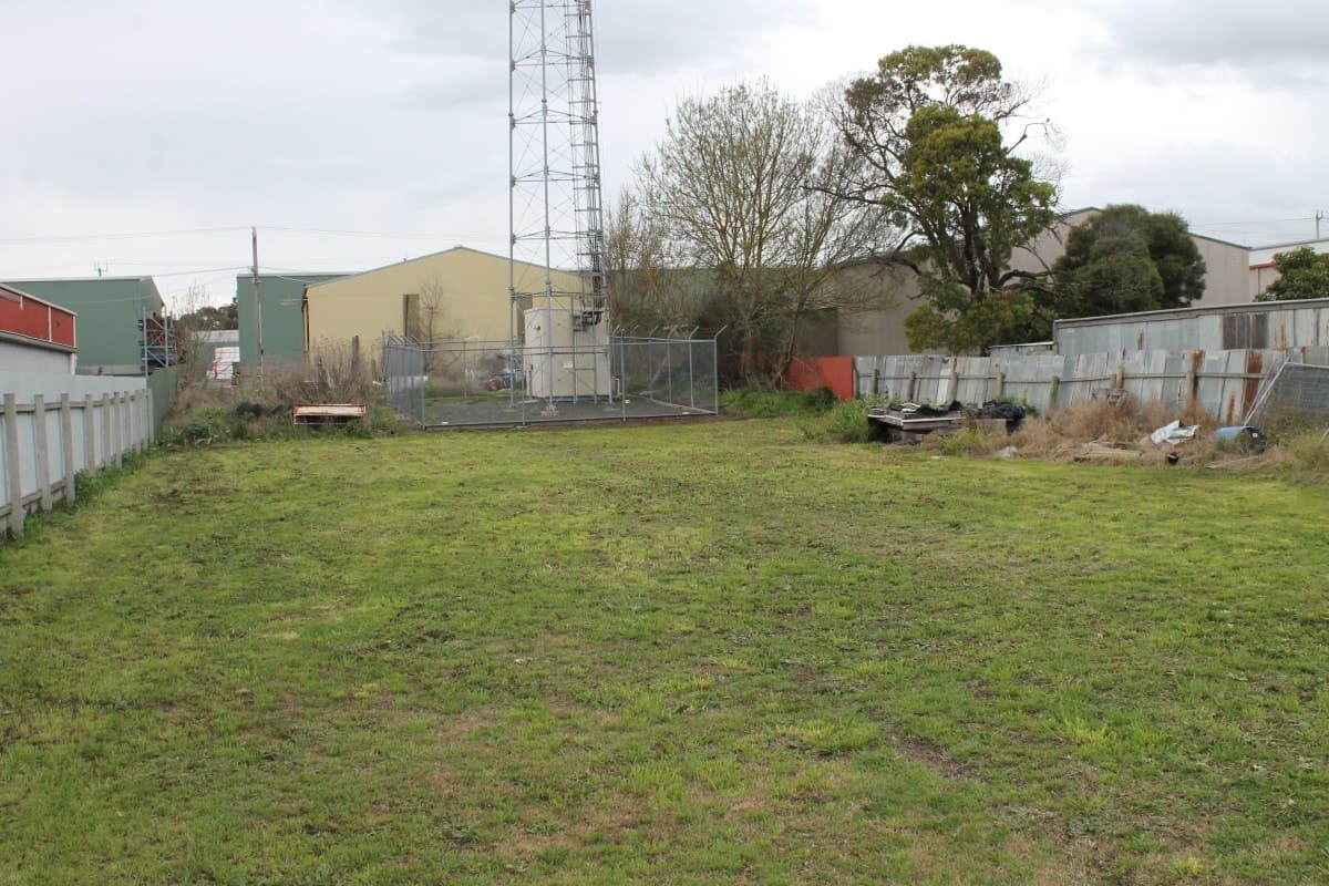 10 Douglas Street, Colac, VIC, Colac - Thumbnail 2