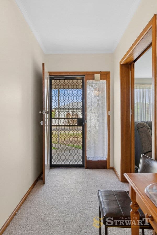 13 Toorak Crescent, Colac, VIC, Colac - Thumbnail 2