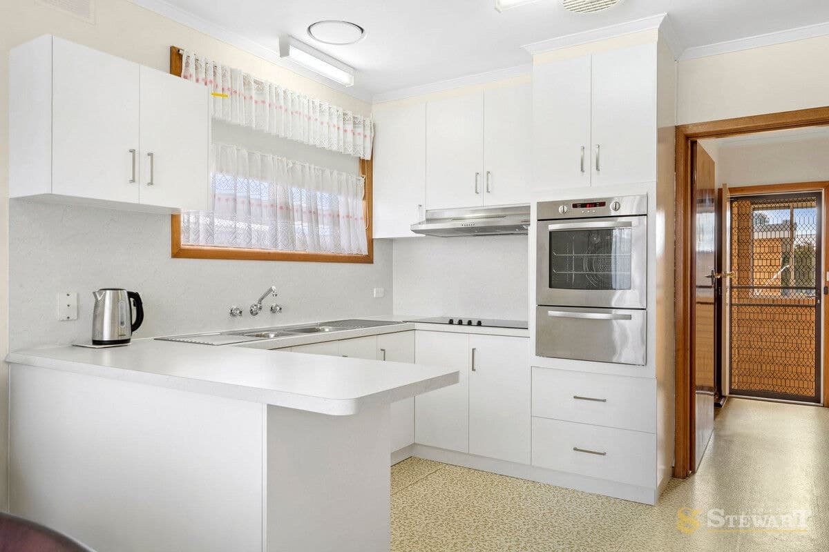 13 Toorak Crescent, Colac, VIC, Colac - Thumbnail 3