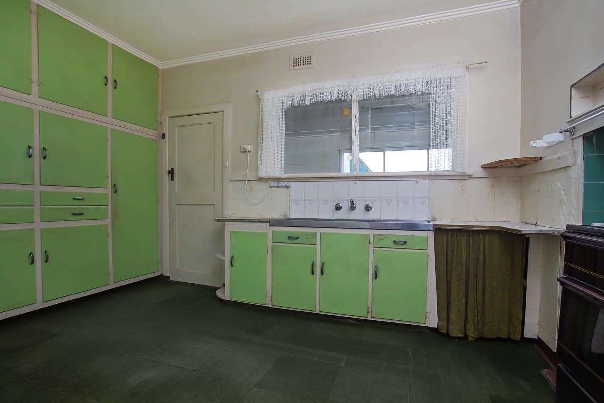 38 Walker Street, Cobden, VIC, Cobden - Thumbnail 2