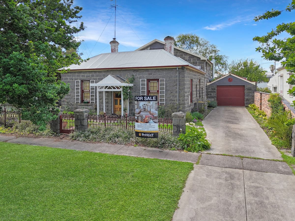 30 Burns Street, Hamilton, VIC, Hamilton - Thumbnail 2