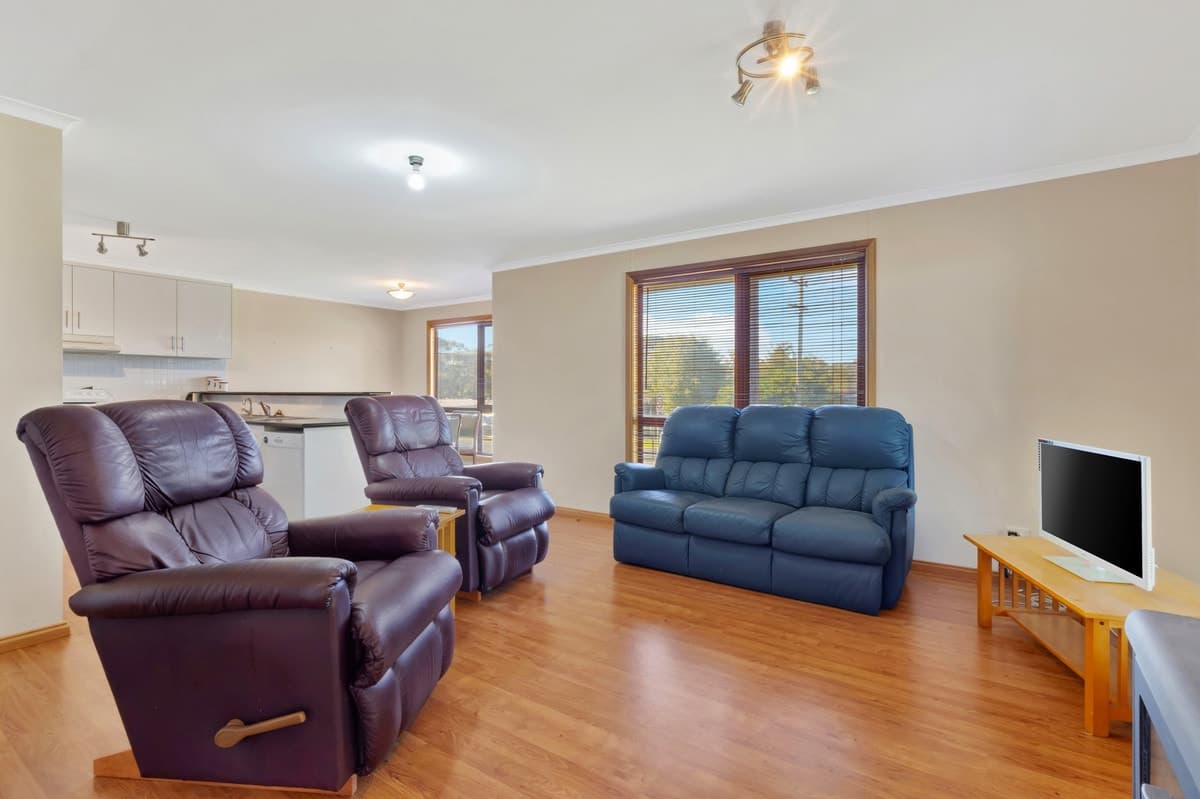 65 Greenham Street, Dartmoor, VIC, Dartmoor - Thumbnail 2