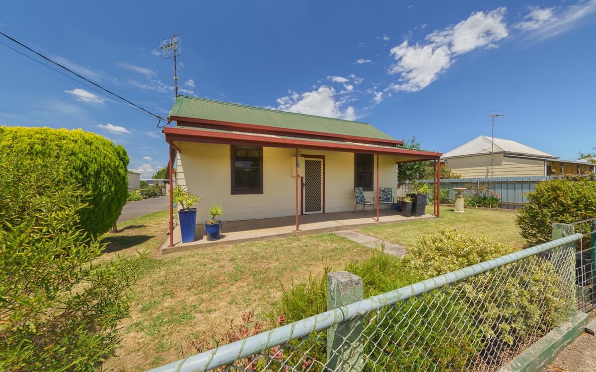 9 Stirling Street, Cobden, VIC, Cobden - Image 1