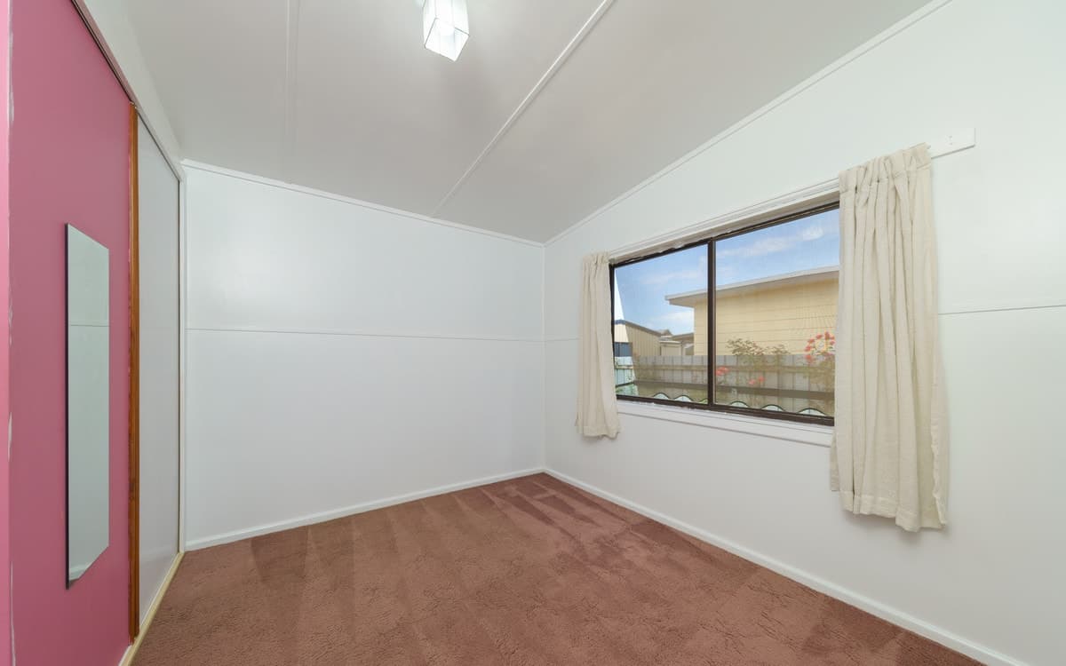 9 Stirling Street, Cobden, VIC, Cobden - Thumbnail 4