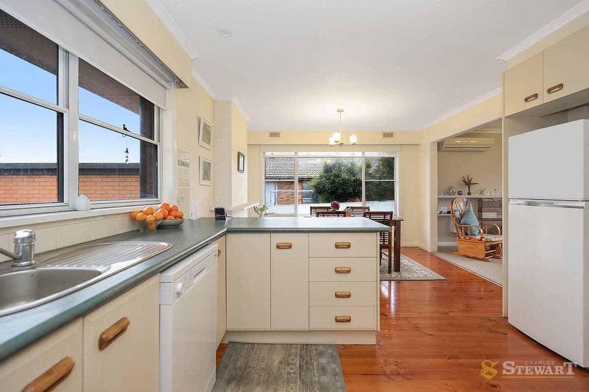1 Woods Street, Colac, VIC, Colac - Thumbnail 3