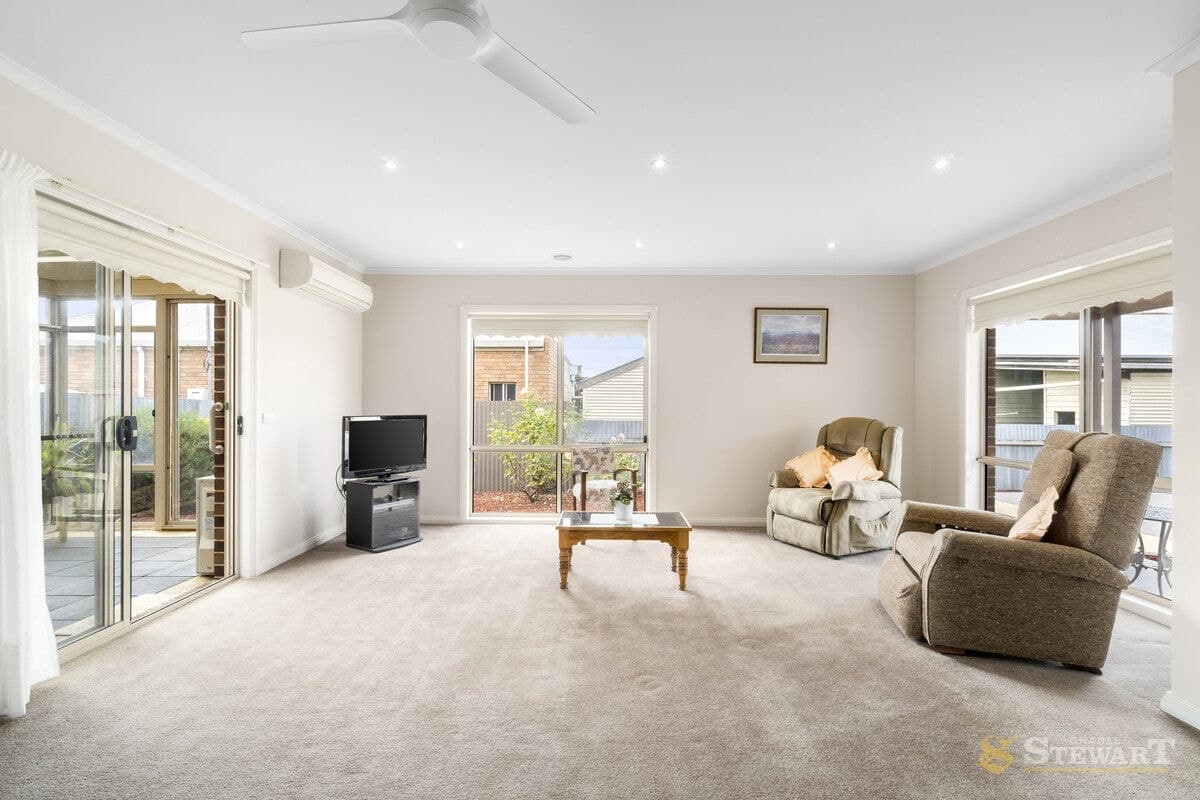 2/24 Parrott Street, Cobden, VIC, Cobden - Thumbnail 3