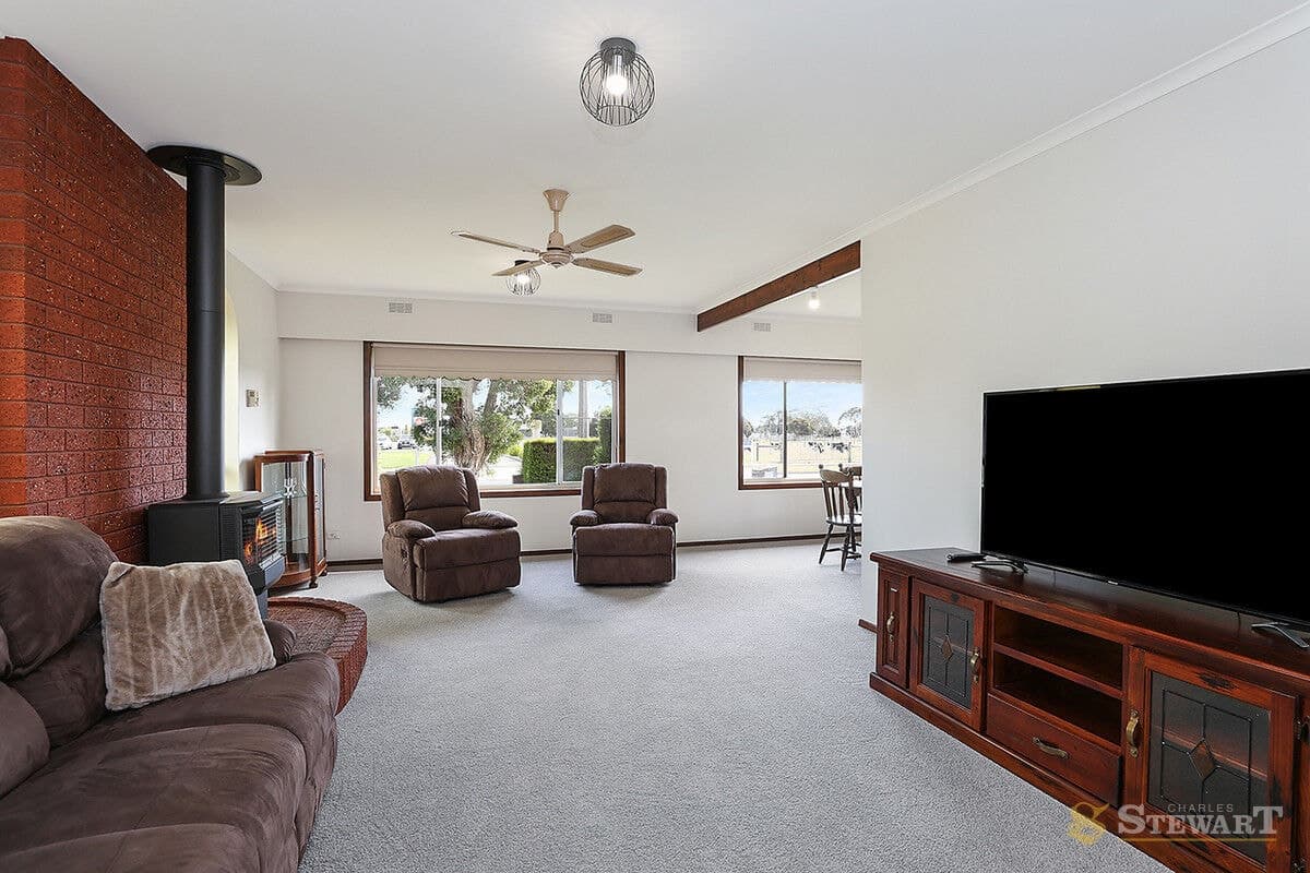 106 Hart Street, Colac, VIC, Colac - Thumbnail 6