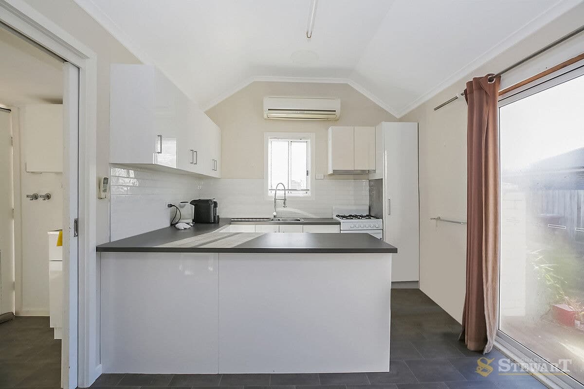 11 Nelson Street, Colac, VIC, Colac - Thumbnail 3