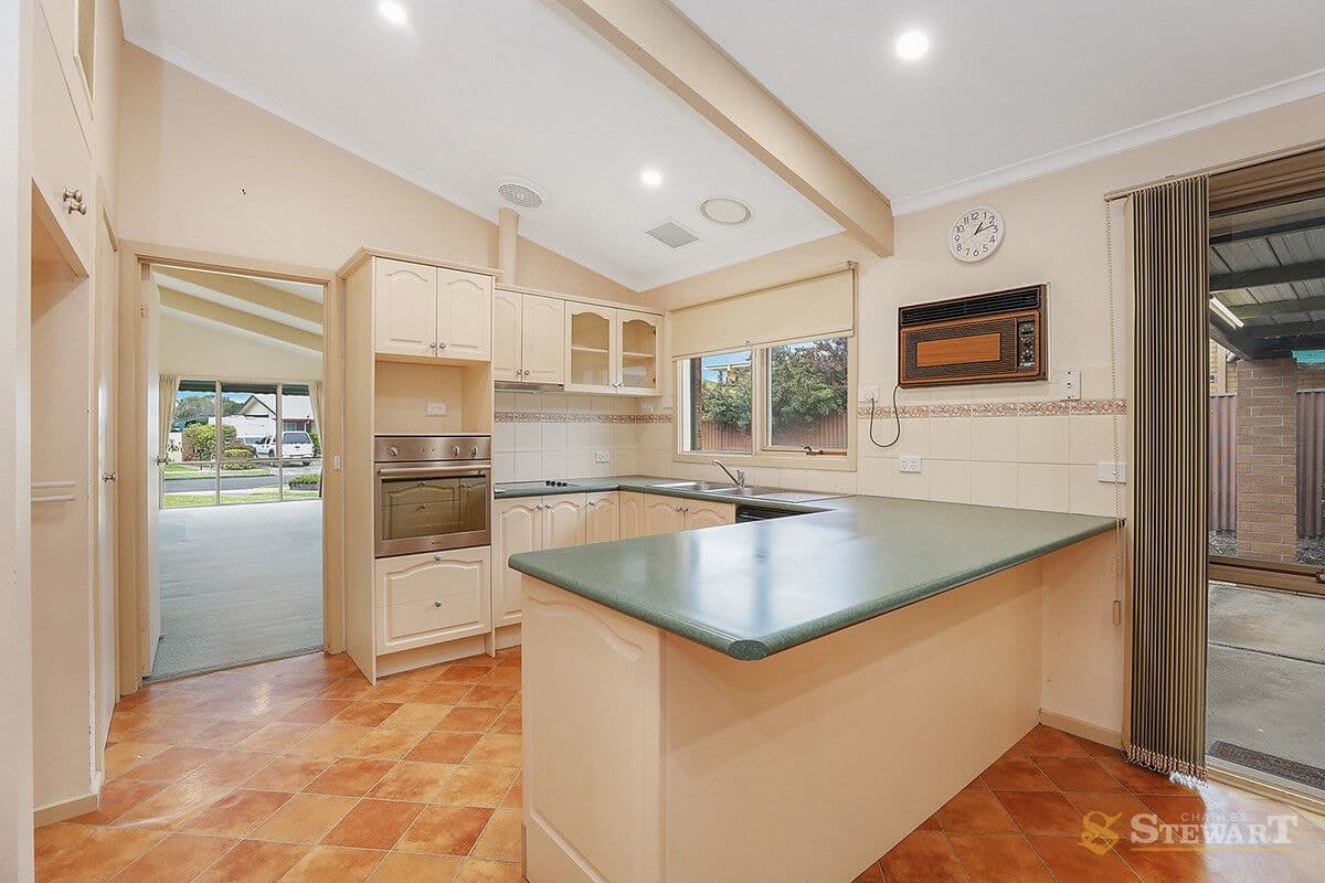 6 Toorak Crescent, Colac, VIC, Colac - Thumbnail 2