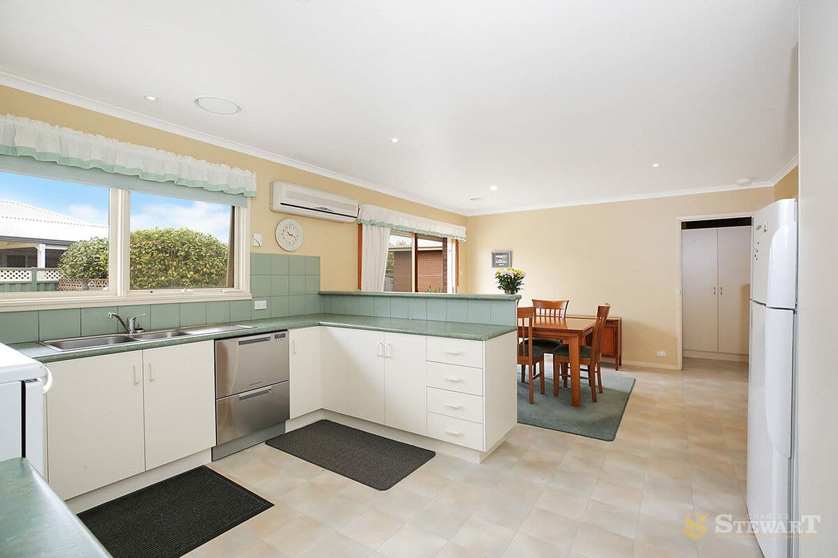 10 and 10A Toorak Crescent, Colac, VIC, Colac - Thumbnail 3
