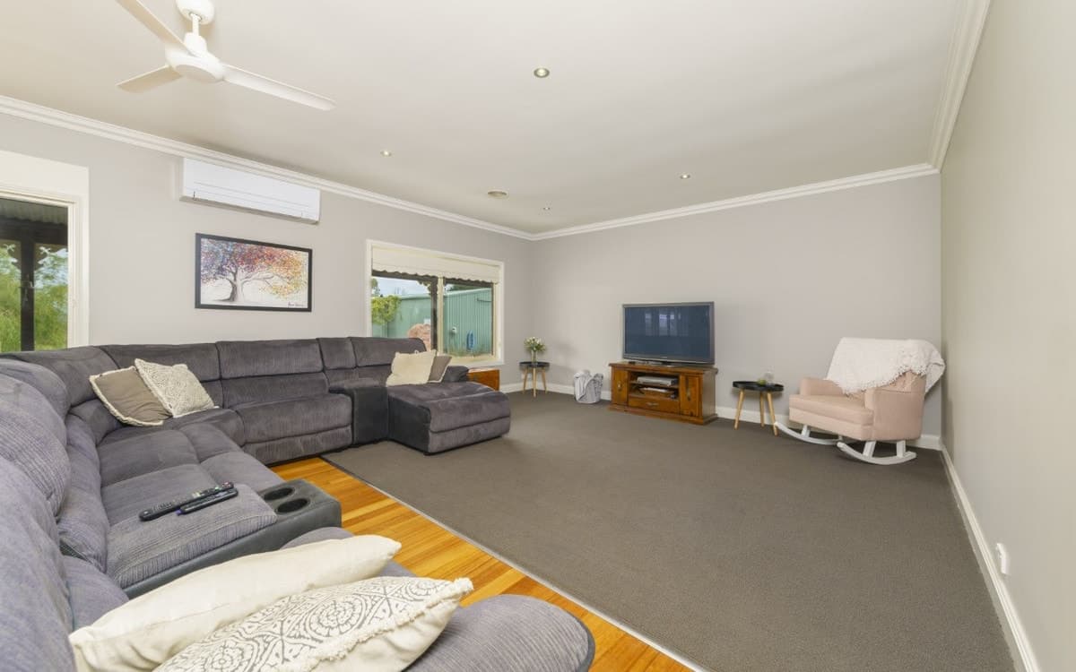 19 Blandford Street, Cobden, VIC, Cobden - Thumbnail 5