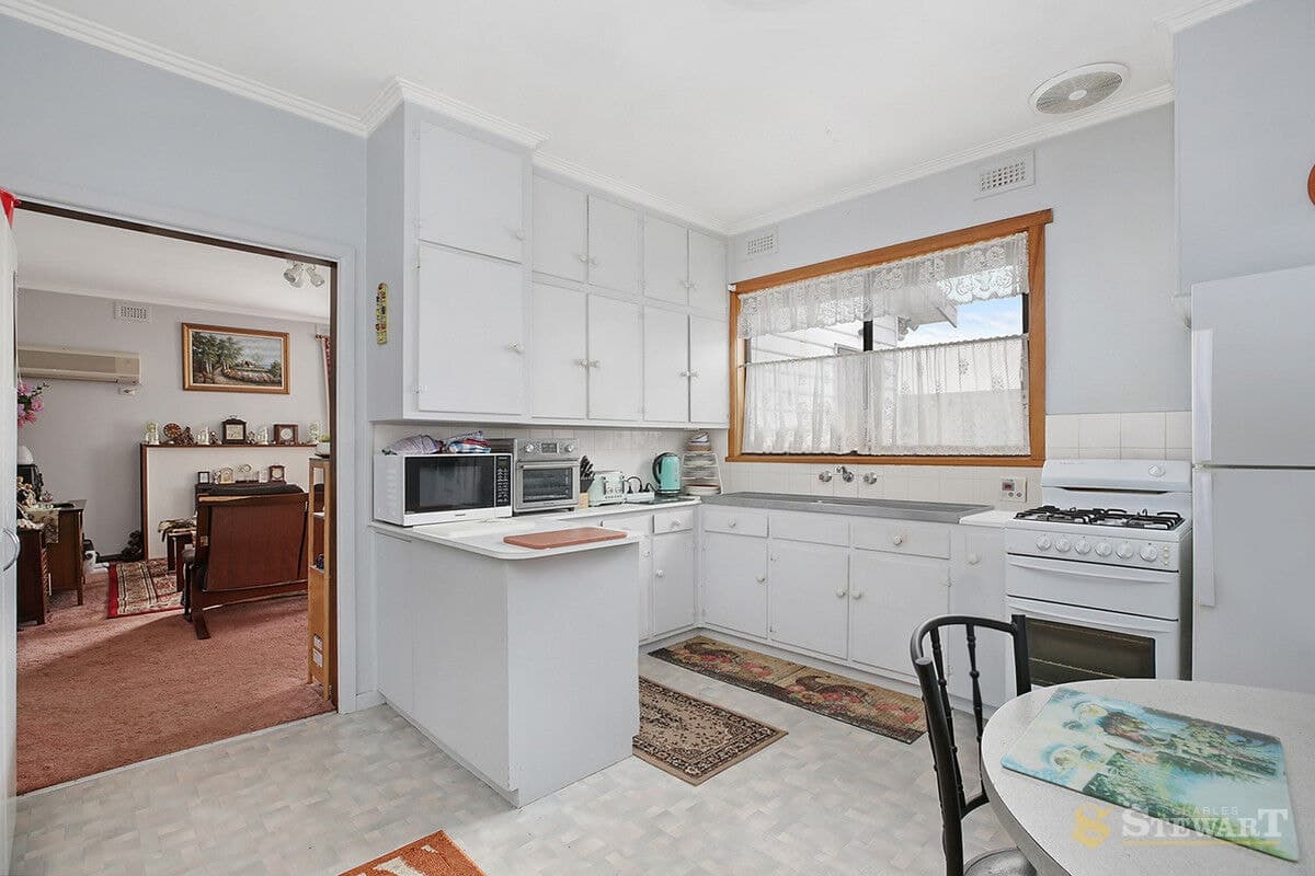 8 Nicholas Street, Colac, VIC, Colac - Thumbnail 2
