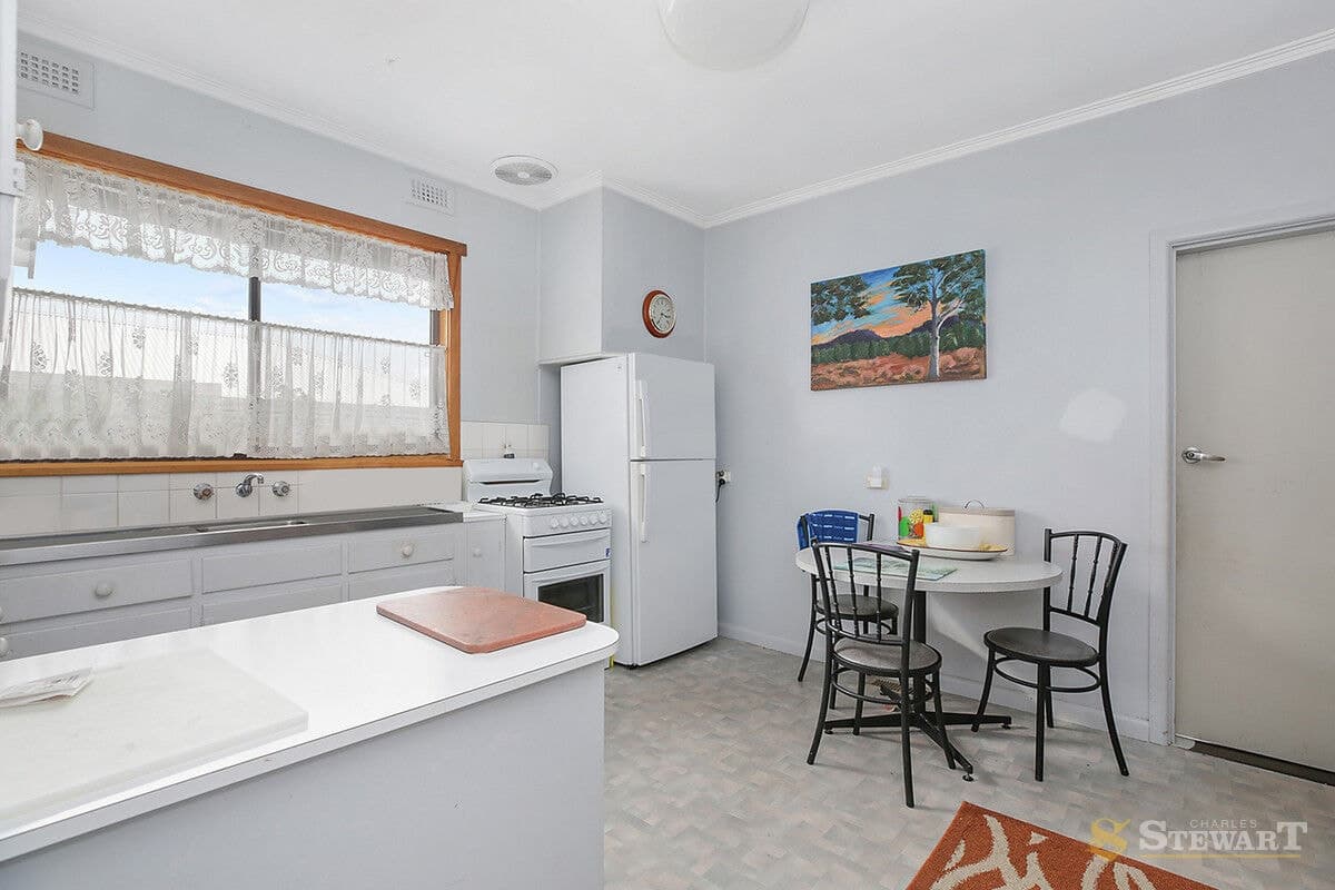 8 Nicholas Street, Colac, VIC, Colac - Thumbnail 3