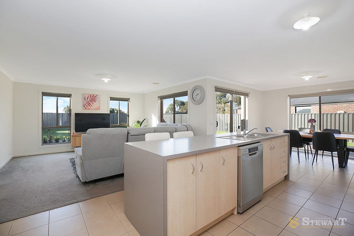 71 Imperial Drive, Colac, VIC, Colac - Thumbnail 4