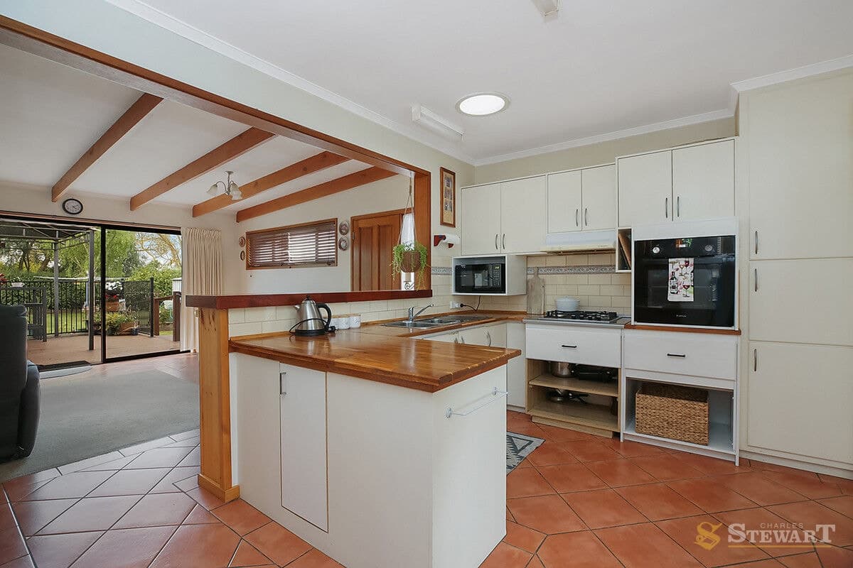 197 Hearn Street, Colac, VIC, Colac - Thumbnail 2