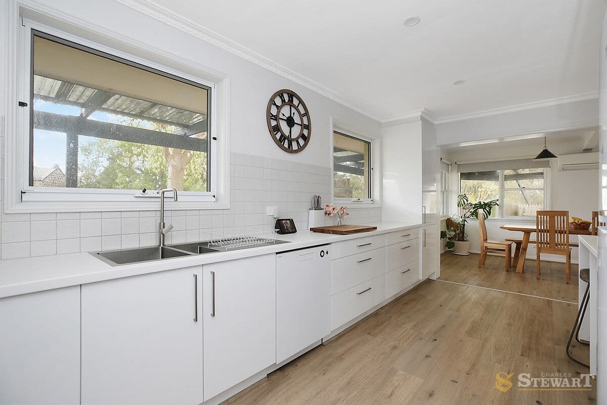 42 Batson Street, Winchelsea, VIC, Winchelsea - Thumbnail 4