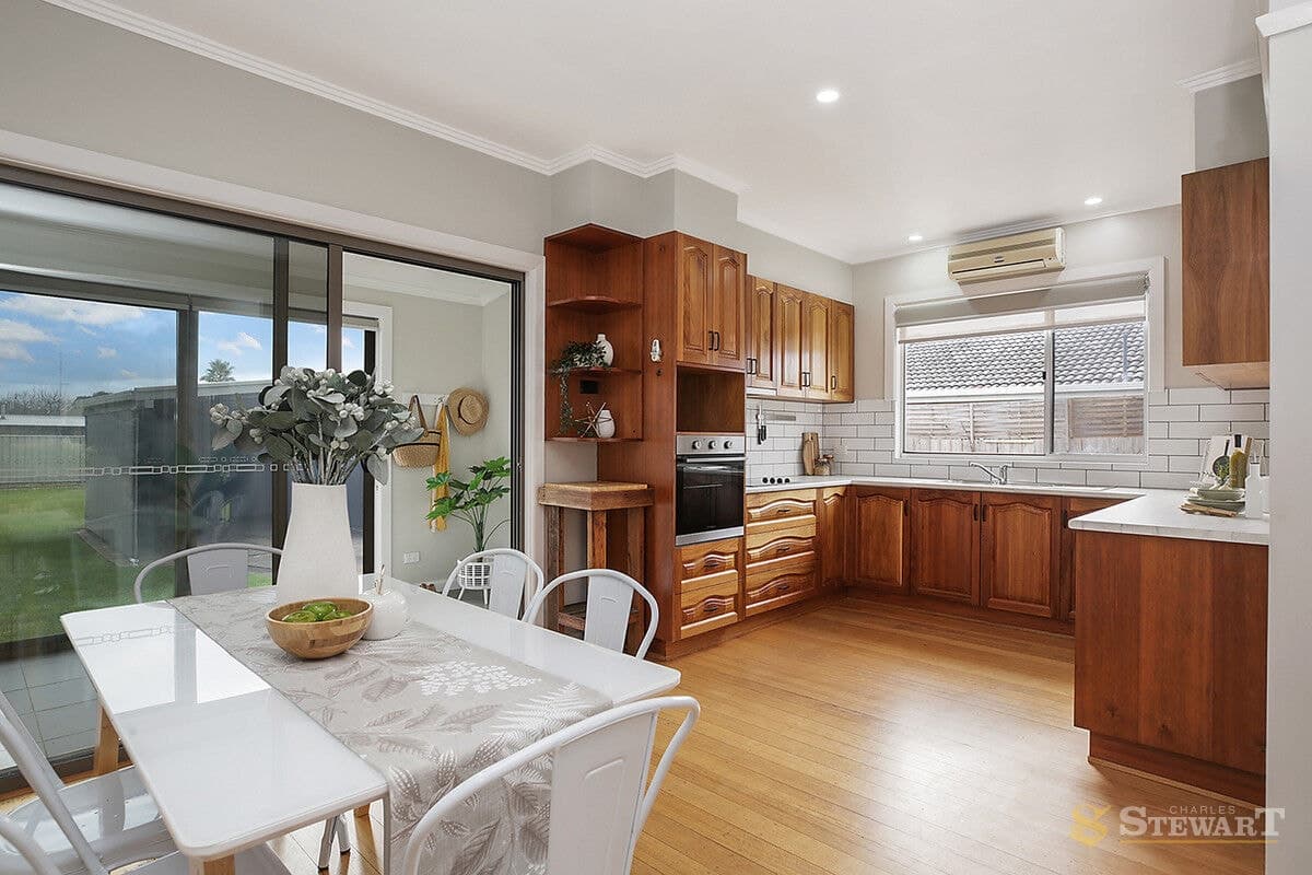 43 Sinclair Street, Colac, VIC, Colac - Thumbnail 3