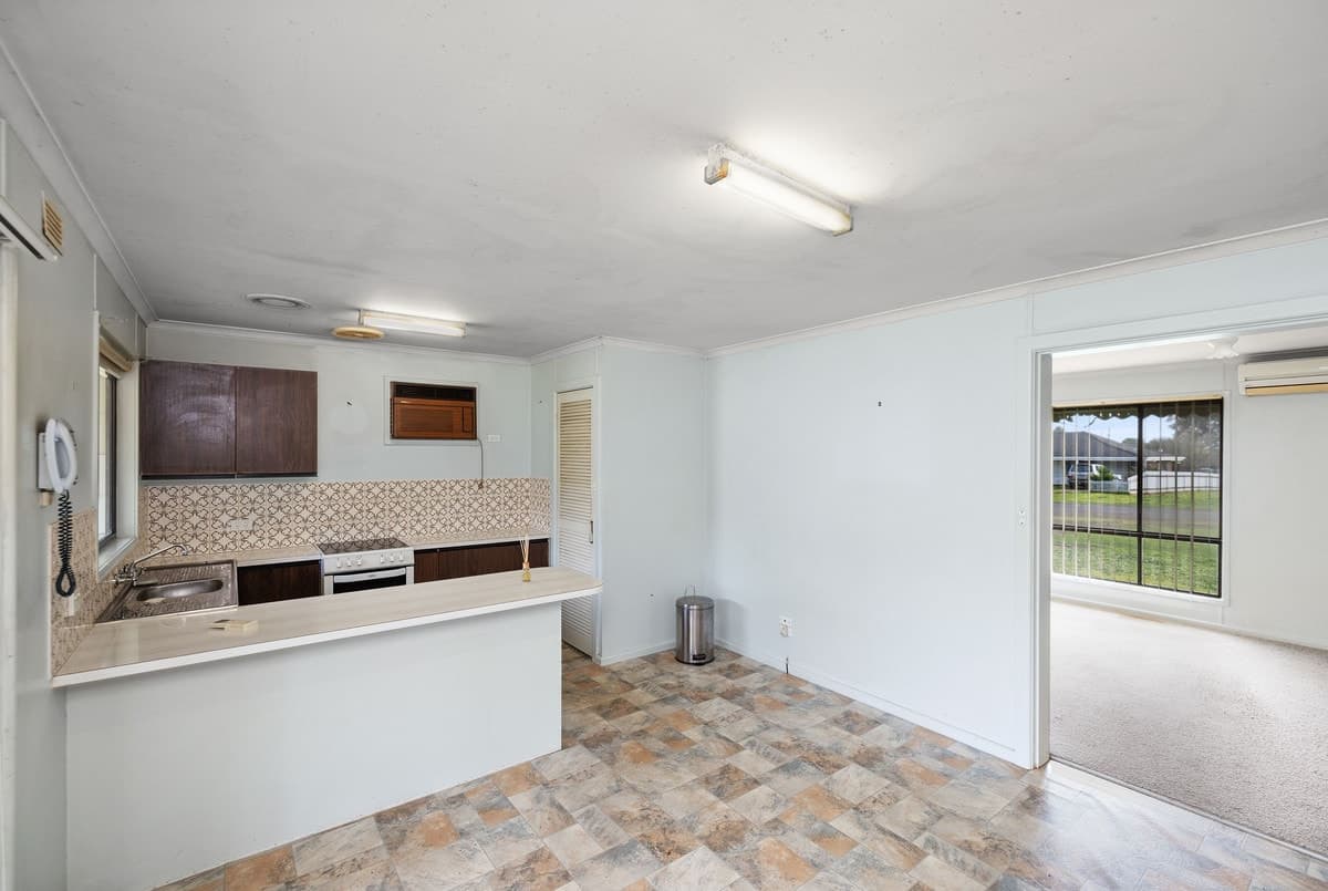 81 Cobb Street, Penshurst, VIC, Penshurst - Thumbnail 3