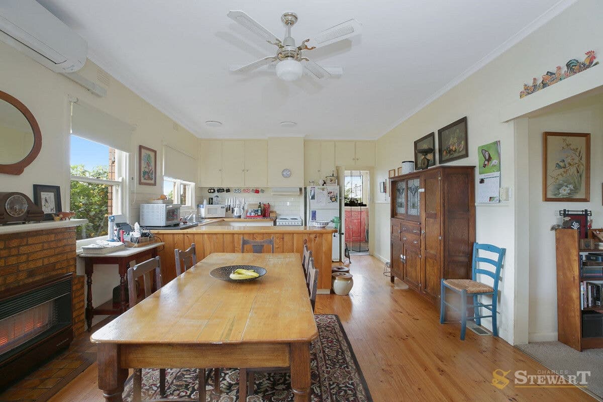 11 Farrington Street, Colac, VIC, Colac - Thumbnail 3