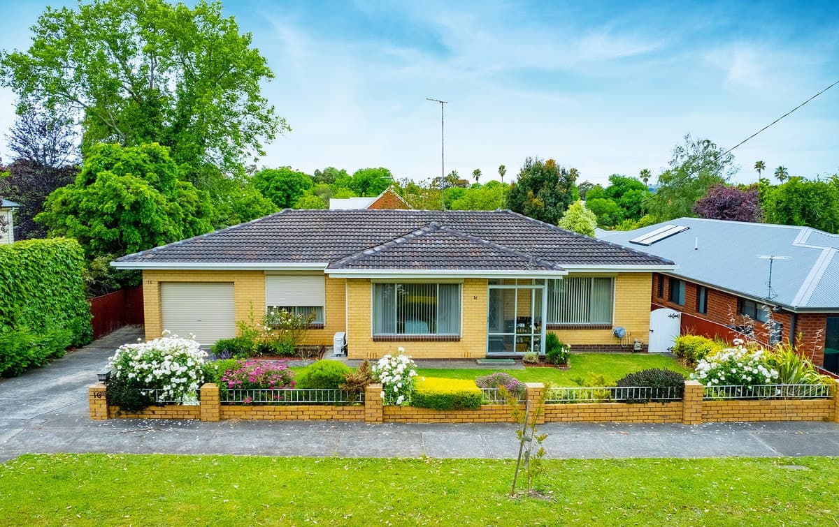 16 Chaucer Street, Hamilton, VIC, Hamilton - Image 1