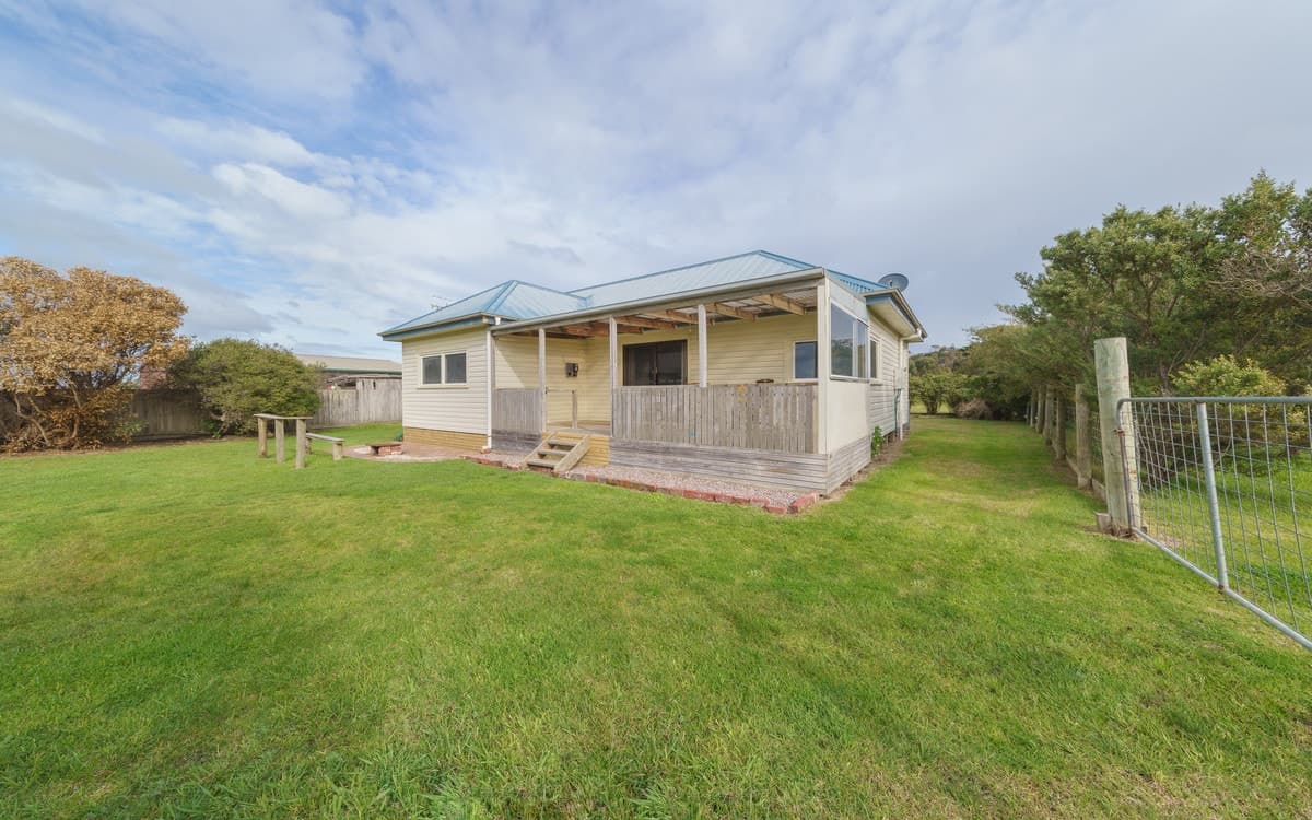7 Champion Street, Peterborough, VIC, Peterborough - Image 1