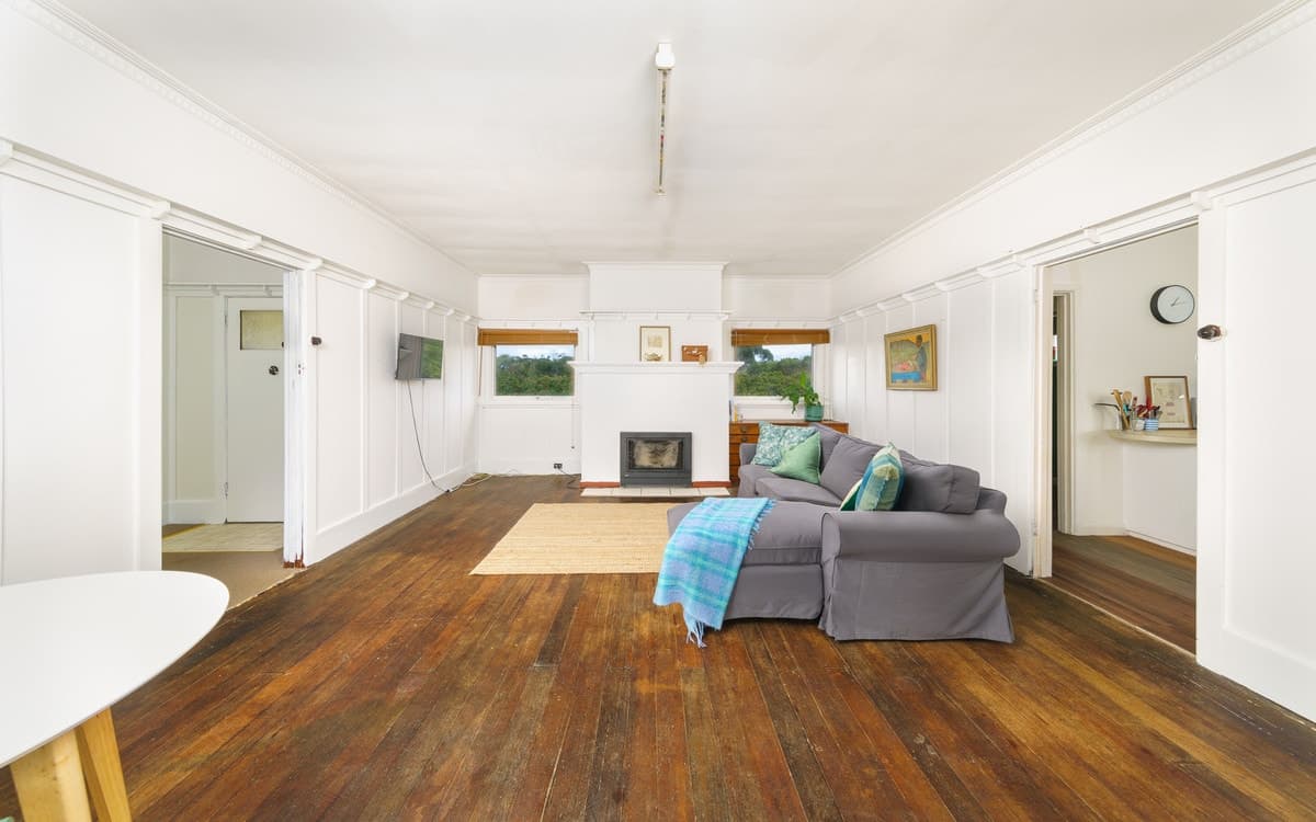 7 Champion Street, Peterborough, VIC, Peterborough - Thumbnail 2