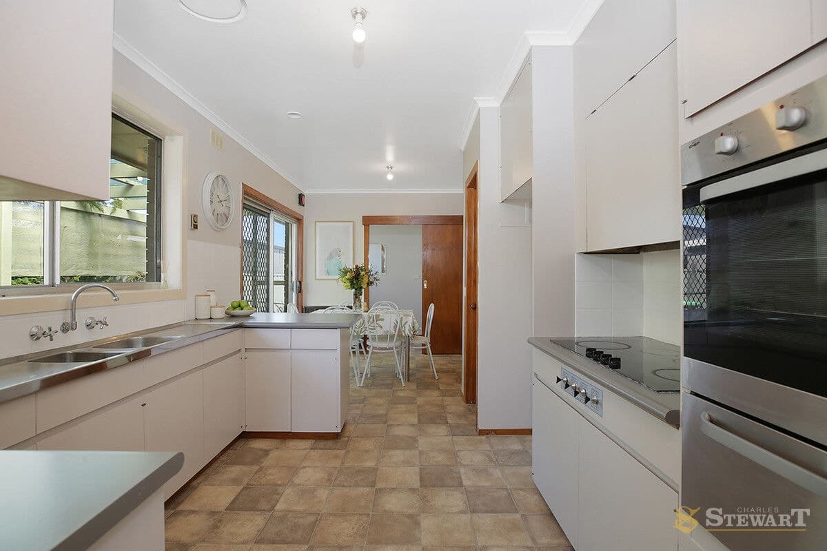 2 John Crescent, Colac, VIC, Colac - Thumbnail 7