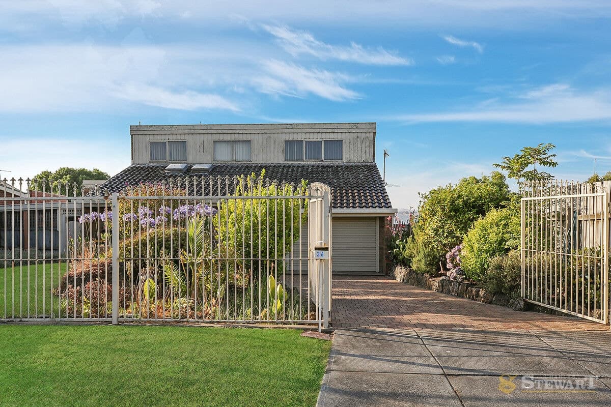 36 Balnagowan Avenue, Colac, VIC, Colac - Thumbnail 2