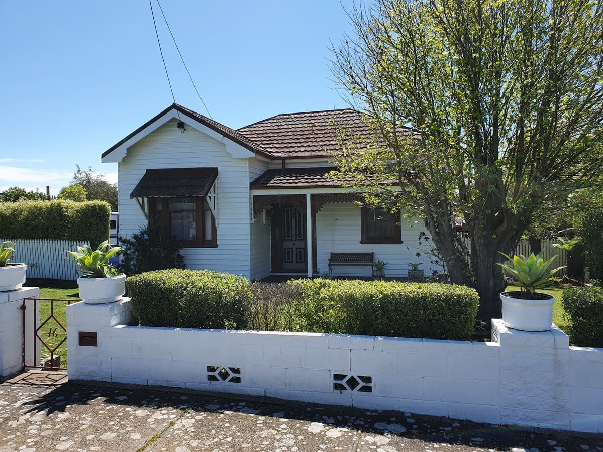 16 Hopetoun Street, Camperdown, VIC, Camperdown - Thumbnail 2