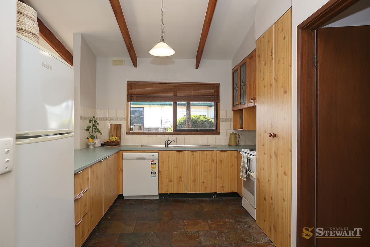 16 Begley Street, Colac, VIC, Colac - Thumbnail 4
