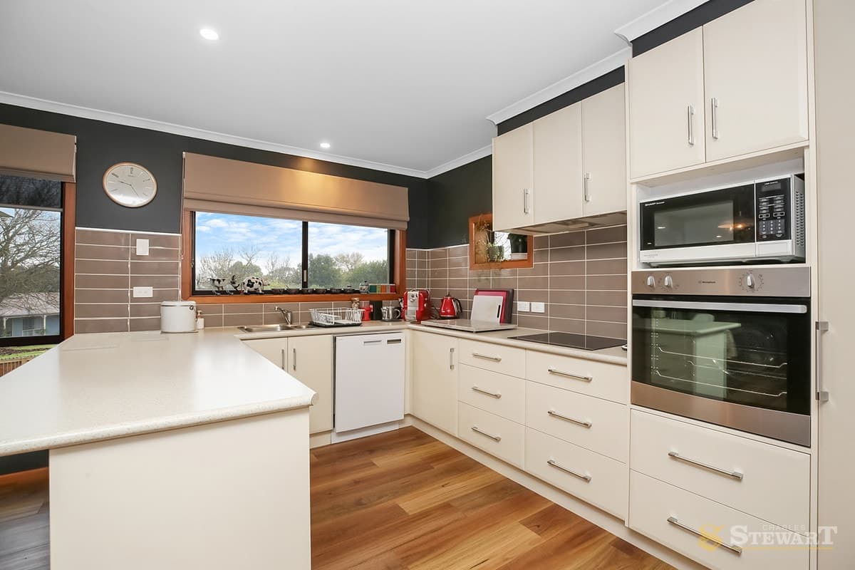 33 Spring Street, Elliminyt, VIC, Elliminyt - Thumbnail 3