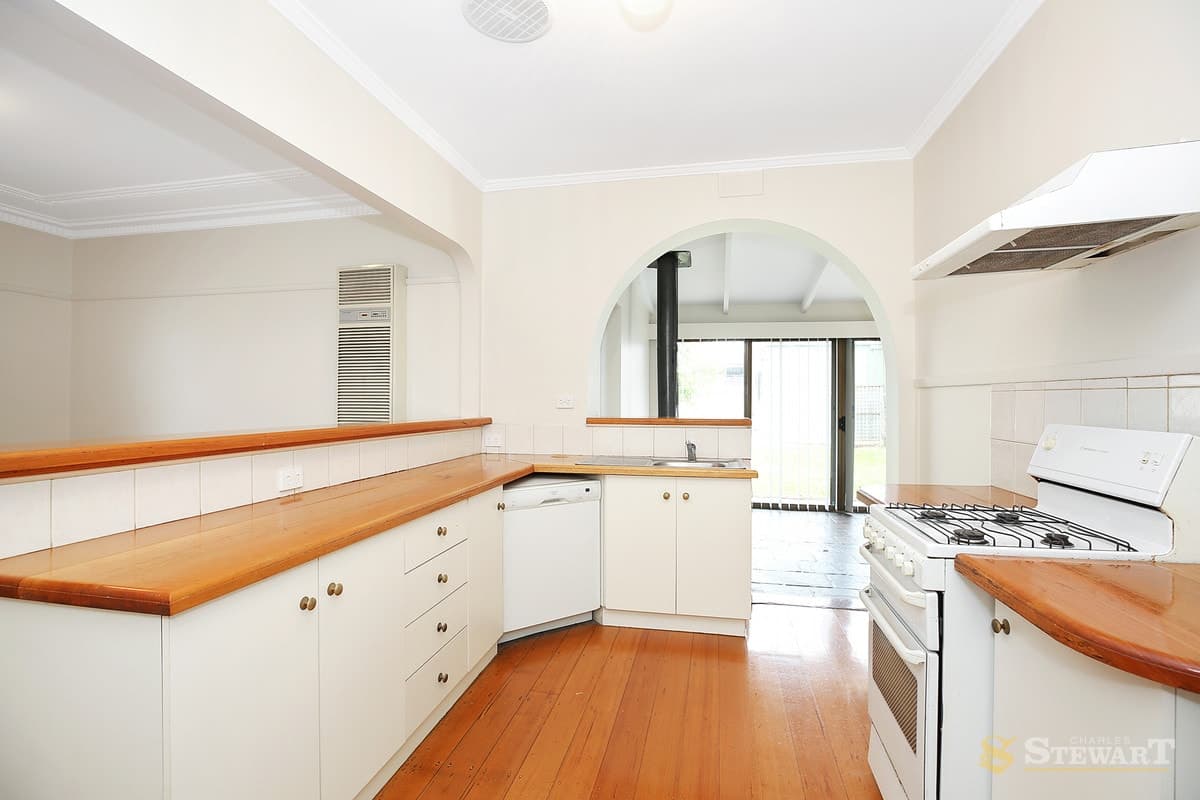 15 McDonald Street, Colac, VIC, Colac - Thumbnail 2