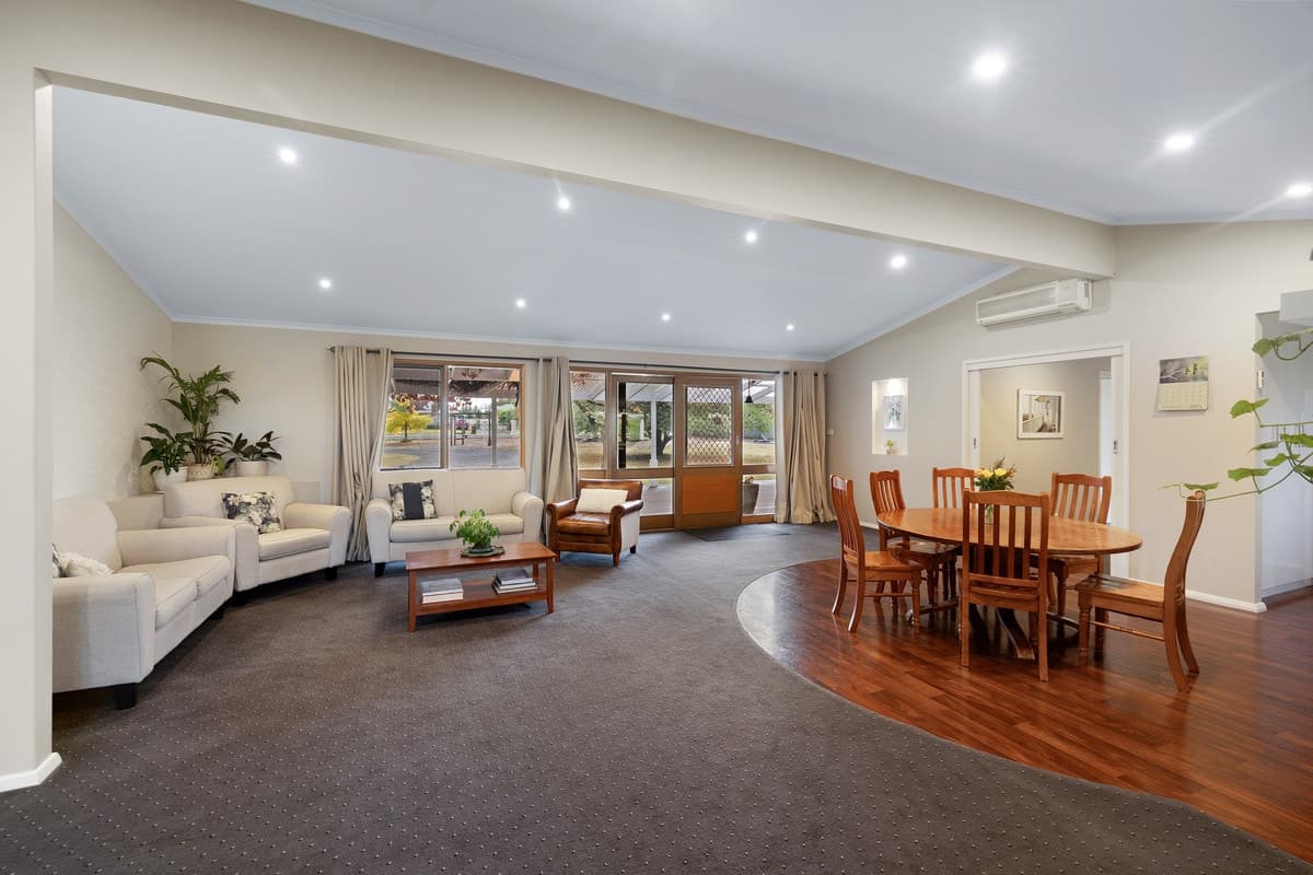22 Tatlock Street, Hamilton, VIC, Hamilton - Thumbnail 2