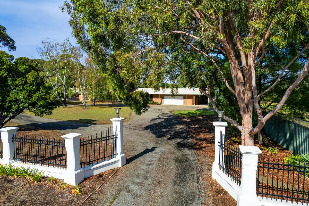 22 Tatlock Street, Hamilton, VIC, Hamilton - Thumbnail 4