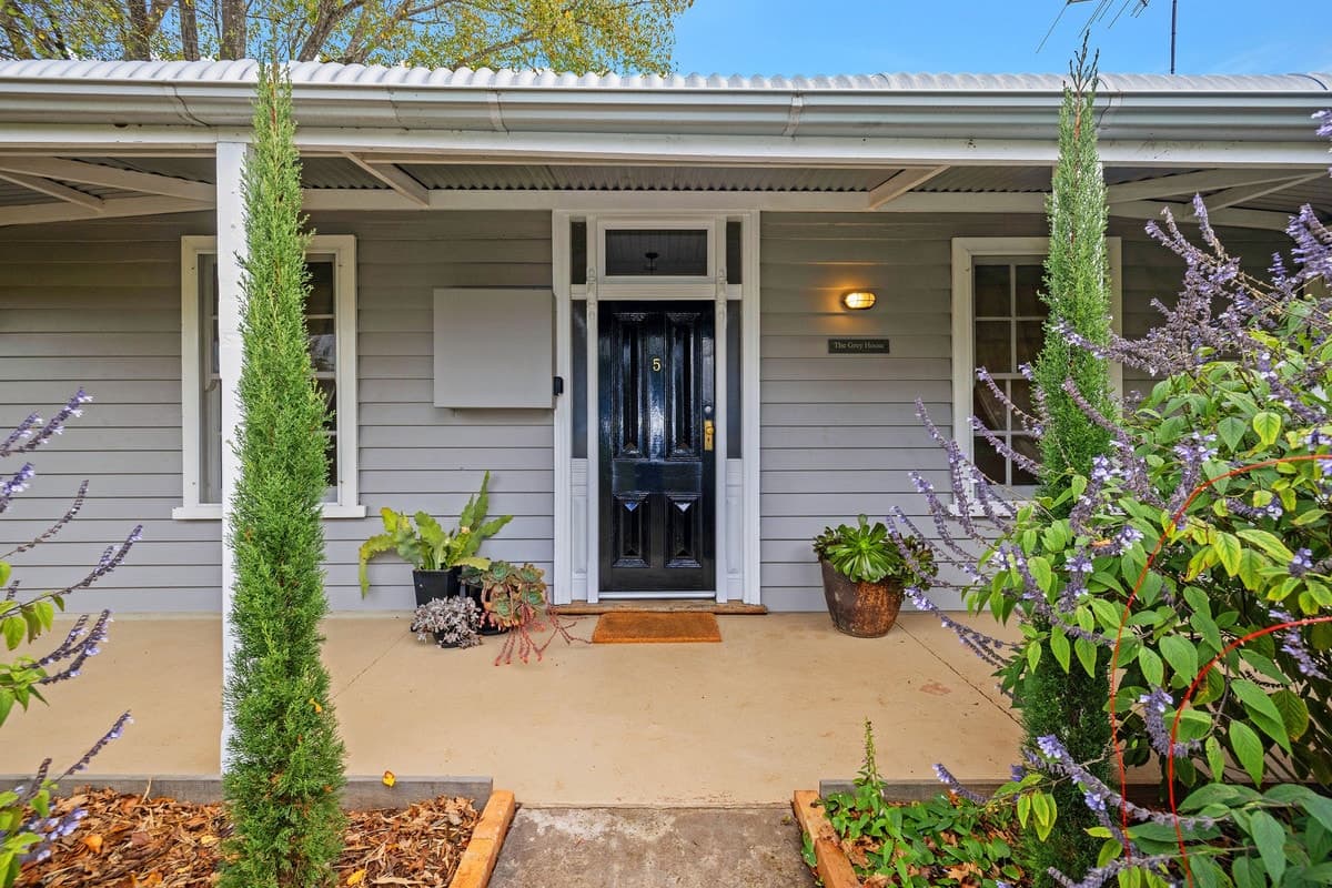 5-7 Hamilton Highway, Penshurst, VIC, Penshurst - Thumbnail 2