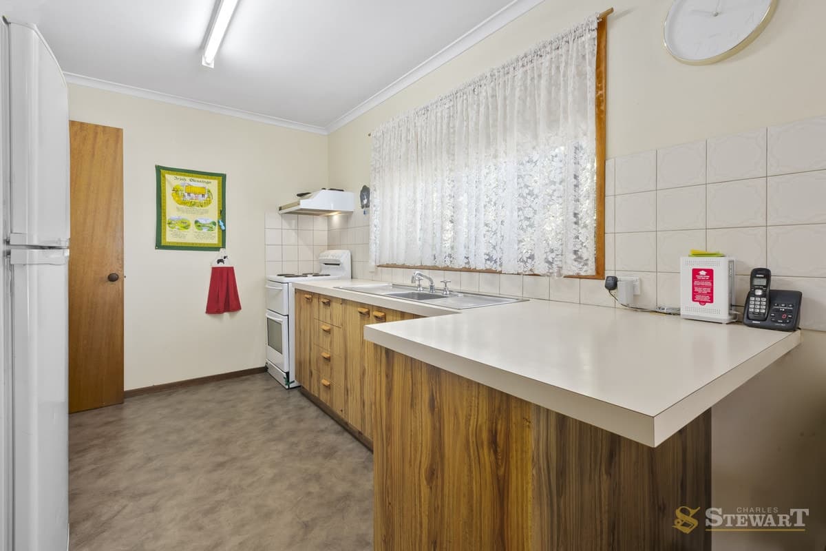 8 Dowling Street, Colac, VIC, Colac - Thumbnail 2