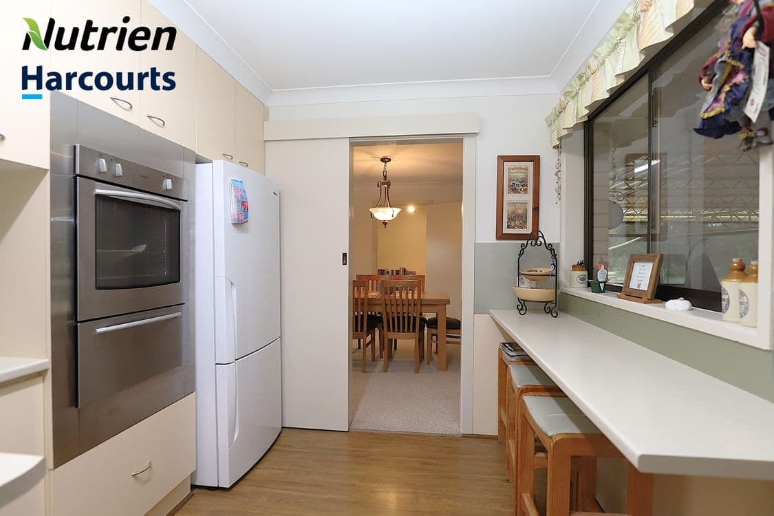 8 Cutler Avenue, COOTAMUNDRA, NSW 2590, Cootamundra - Thumbnail 3