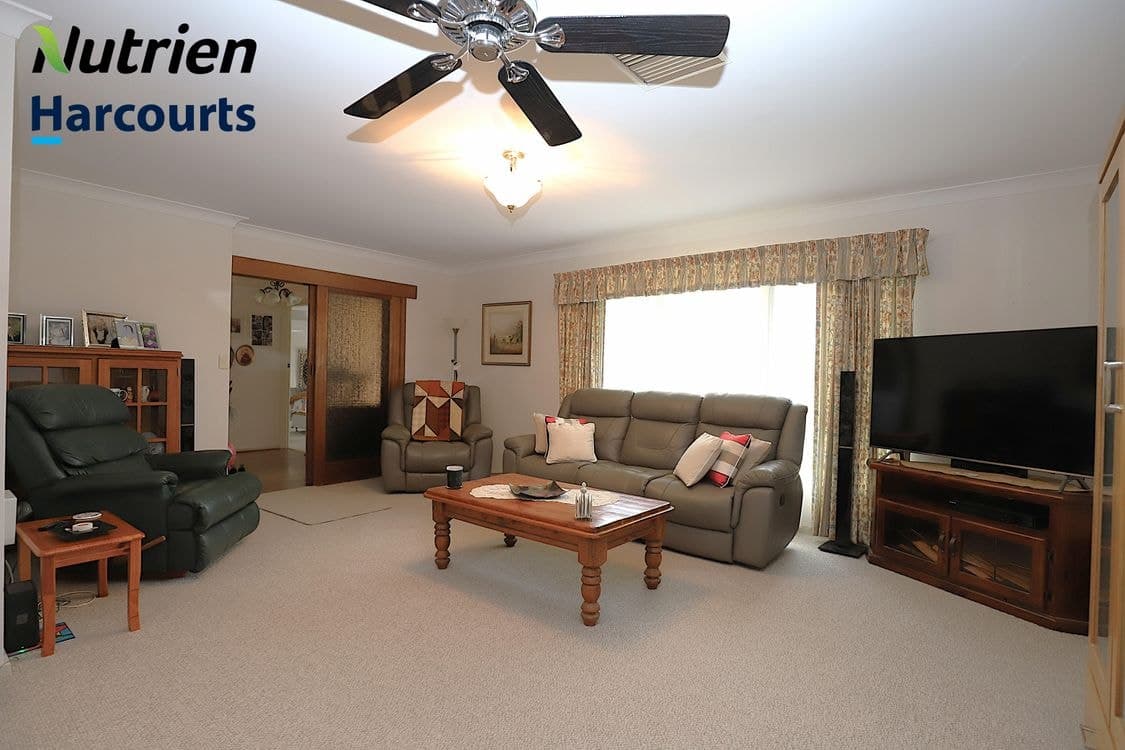 8 Cutler Avenue, COOTAMUNDRA, NSW 2590, Cootamundra - Thumbnail 5