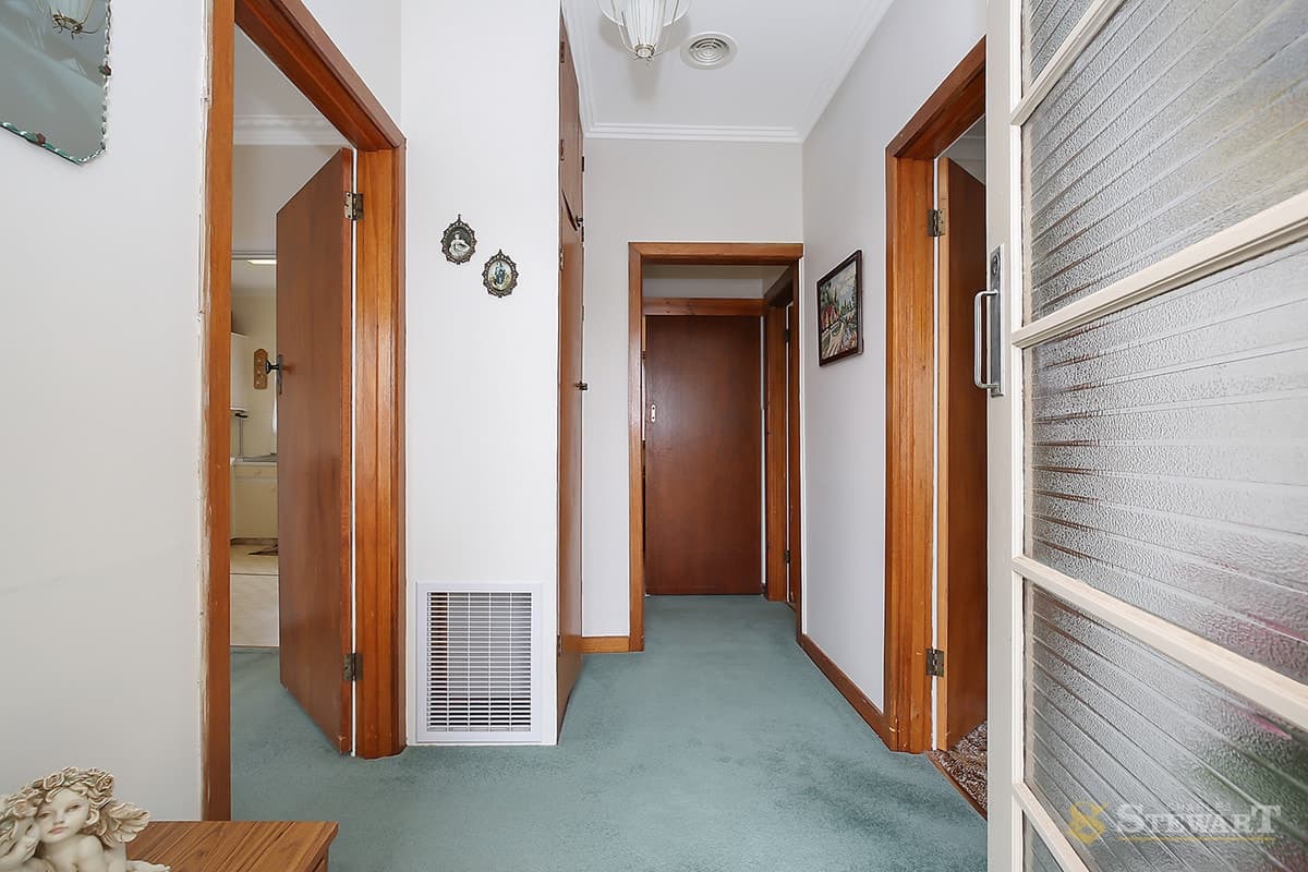 8 Brown Street, Colac, VIC, Colac - Thumbnail 4