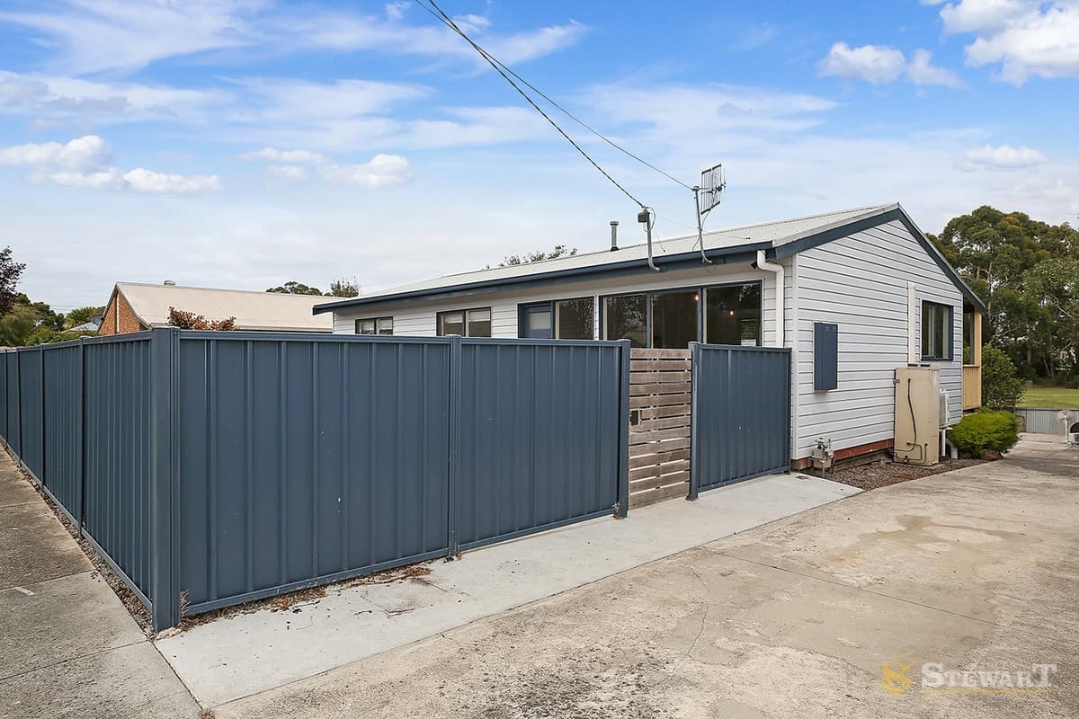 9 Nicholas Street, Colac, VIC, Colac - Thumbnail 2