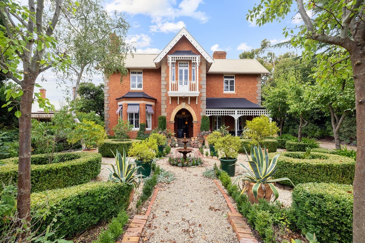 26 Gray Street, Hamilton, VIC, Hamilton - Image 1