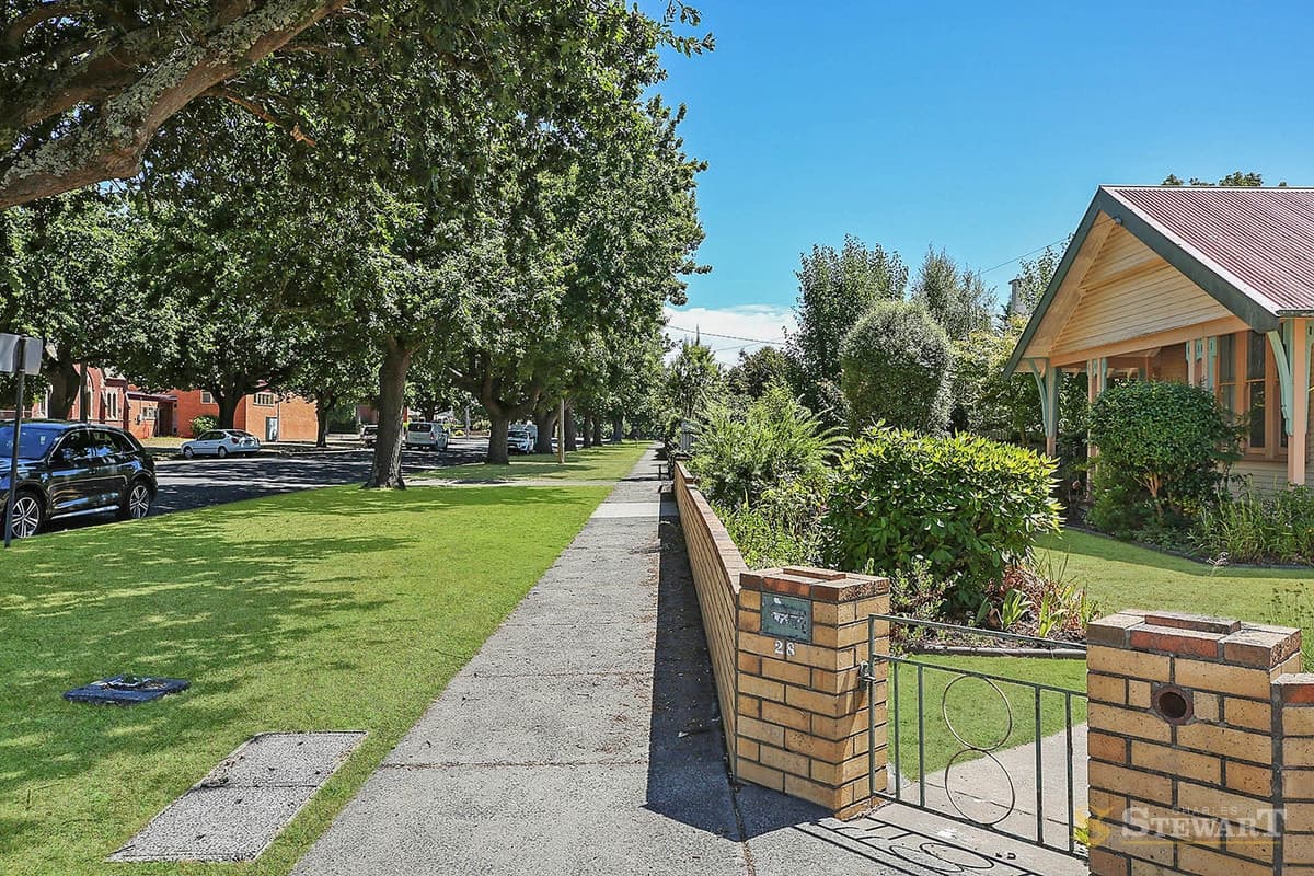 28 Hesse Street, Colac, VIC, Colac - Thumbnail 2