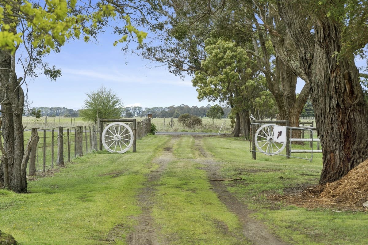 1030 Colac-Forrest Road, Yeodene, VIC, Yeodene - Thumbnail 2