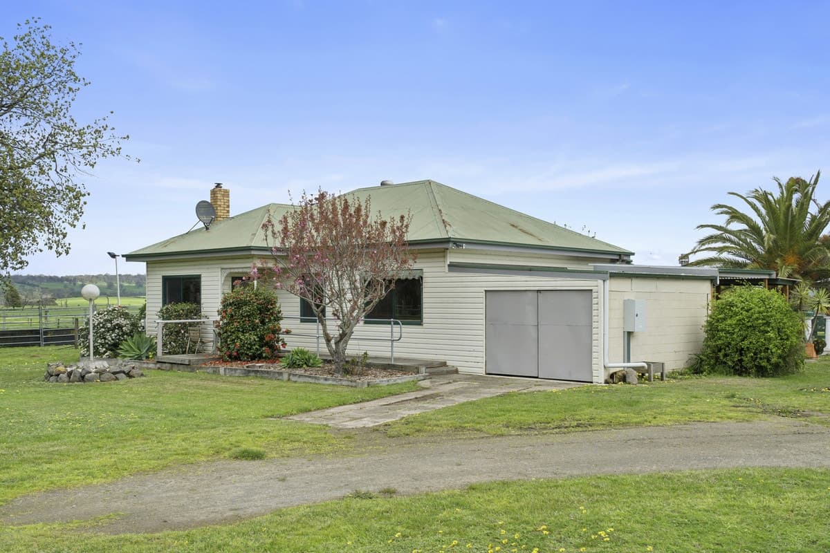 1030 Colac-Forrest Road, Yeodene, VIC, Yeodene - Thumbnail 3