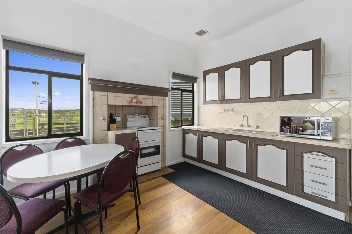 1030 Colac-Forrest Road, Yeodene, VIC, Yeodene - Thumbnail 6