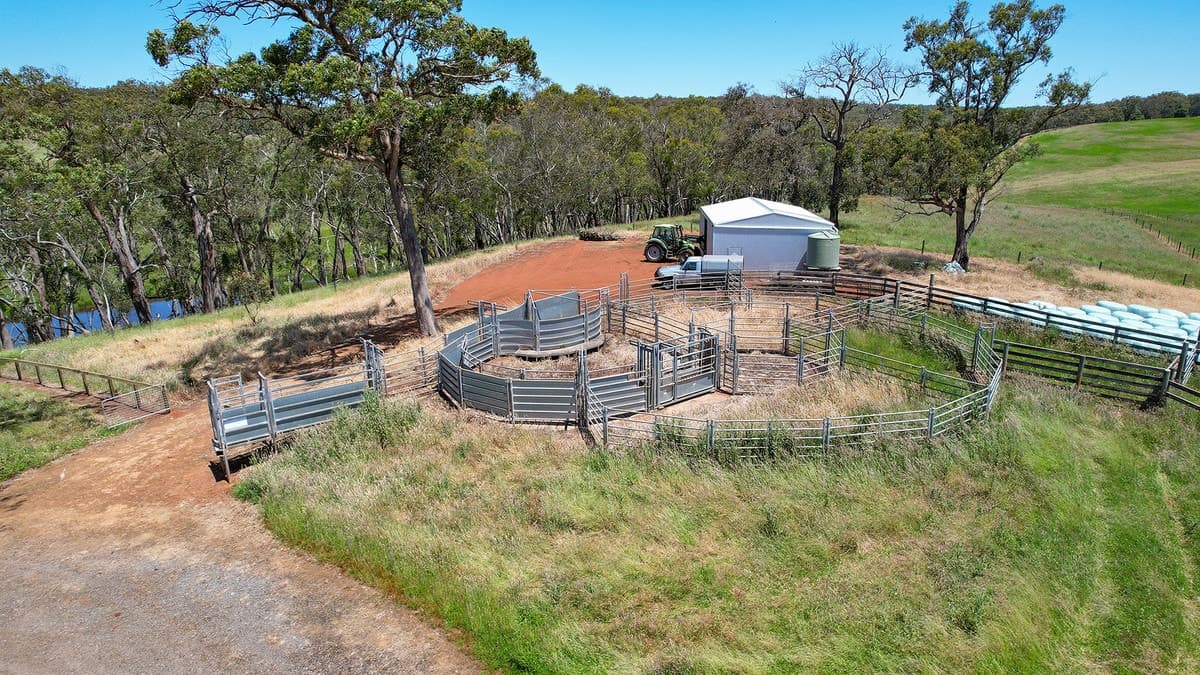 'Bakers Hill' 910 Mt Clay Road, Heywood, VIC, Heywood - Thumbnail 4
