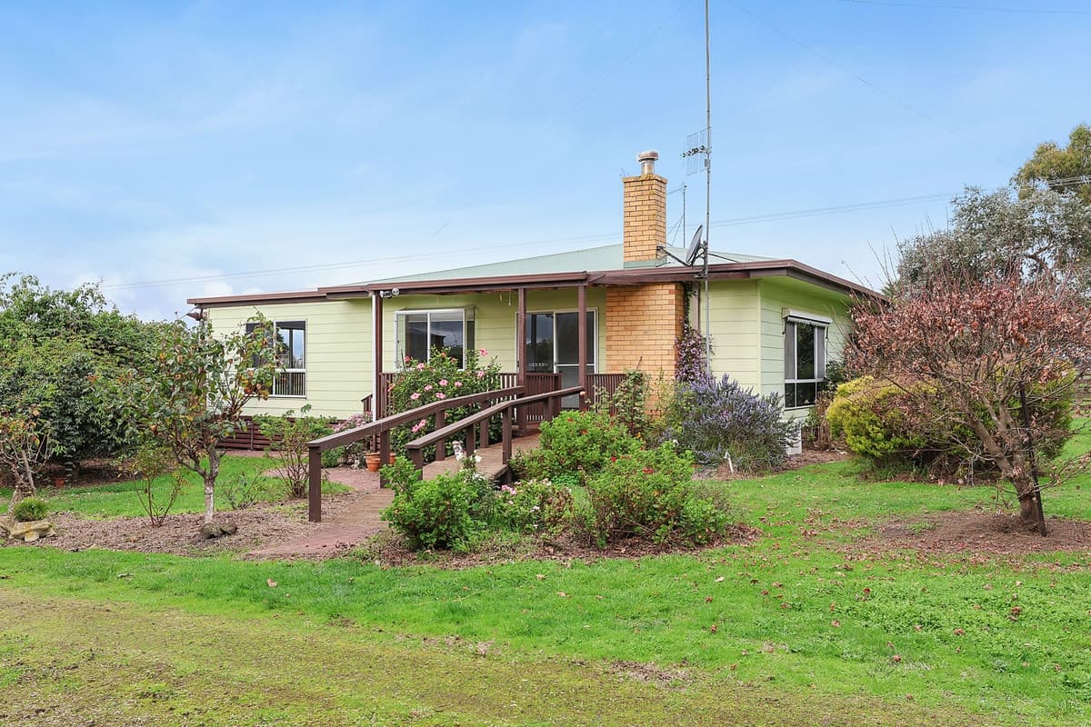869 Bucks Road, Simpson, VIC, Simpson - Thumbnail 4