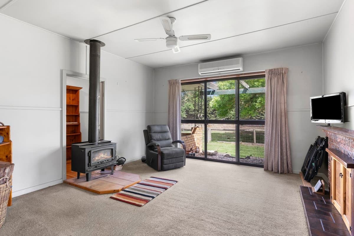 1075 Cobden - Stonyford Road, South Purrumbete, VIC, South Purrumbete - Thumbnail 8