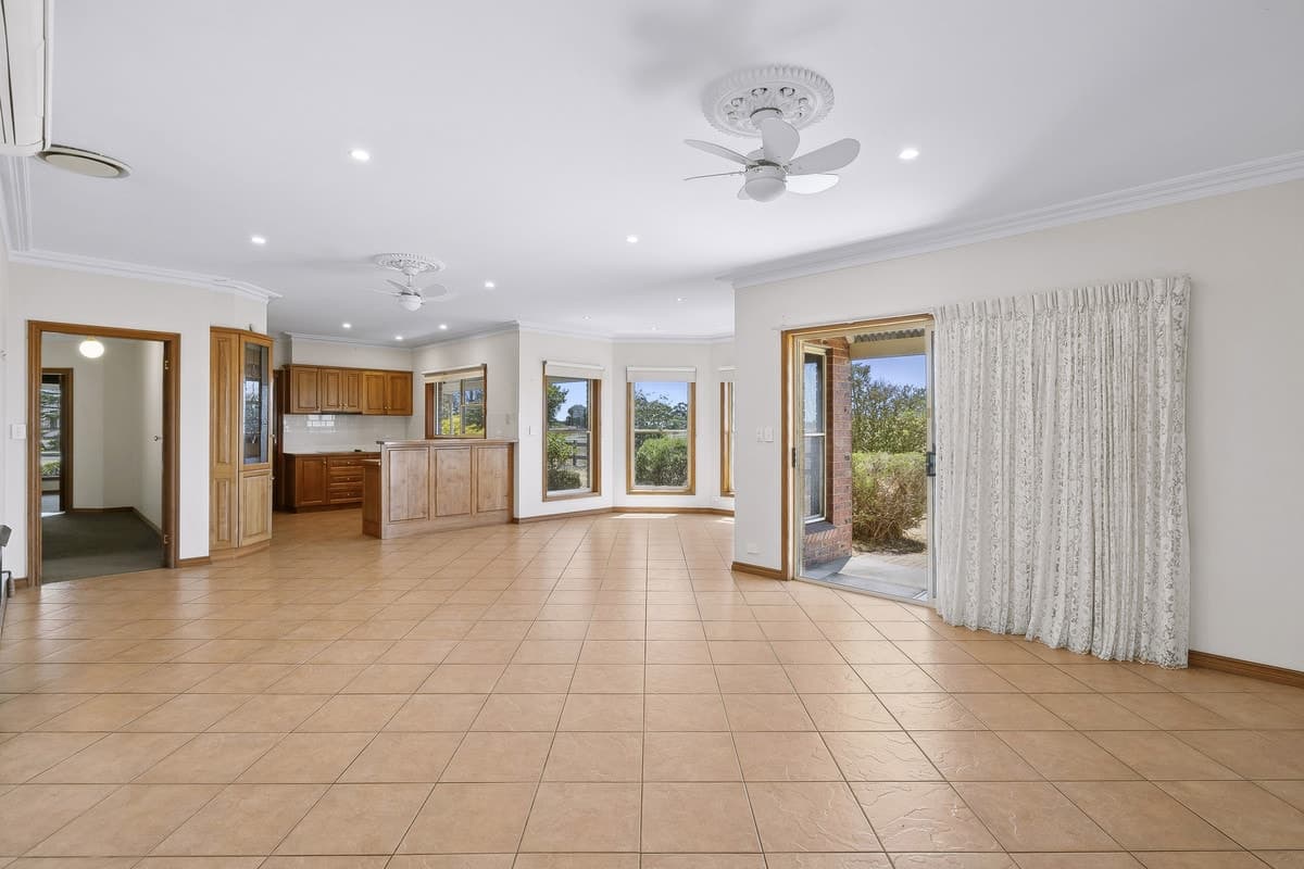 370 Corangamite Lake Road, Cororooke, VIC, Cororooke - Thumbnail 6